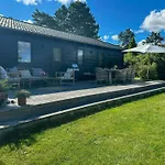 Charming Summer House Near Дом отдыха *