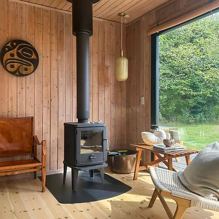 Сasa de vacaciones Charming Summer House Near *