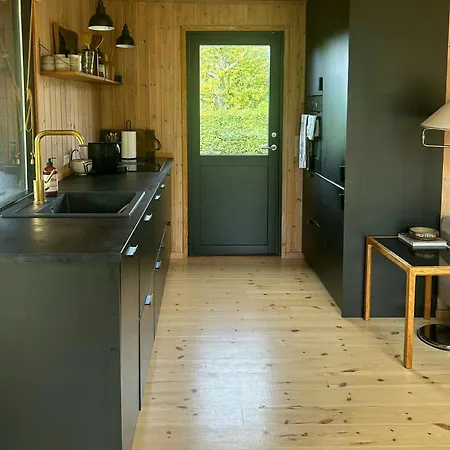Сasa de vacaciones Charming Summer House Near