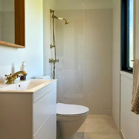 Charming Summer House Near Сasa de vacaciones *