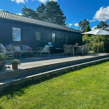 Charming Summer House Near Сasa de vacaciones *